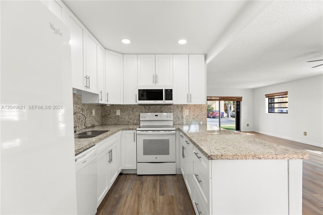 For Rent: $3,100 (3 beds, 2 baths, 1737 Square Feet)