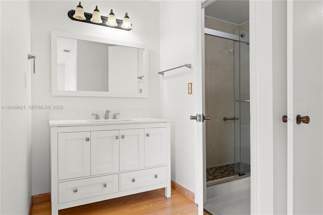 For Rent: $3,100 (3 beds, 2 baths, 1737 Square Feet)