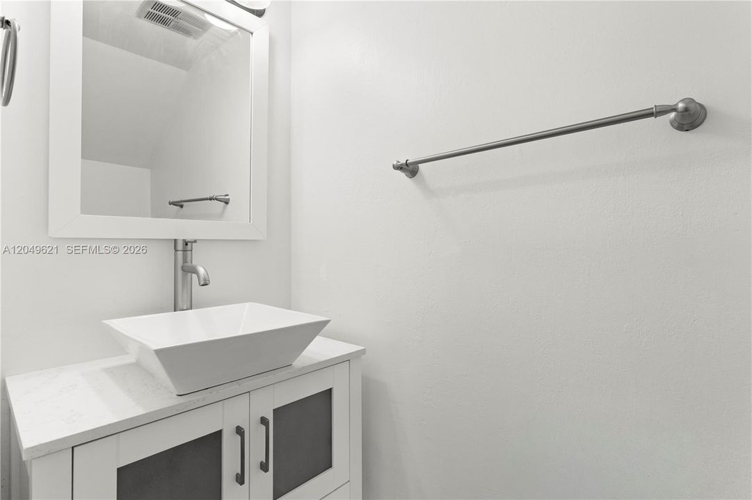 For Rent: $3,100 (3 beds, 2 baths, 1737 Square Feet)