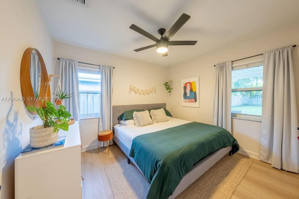 For Rent: $2,500 (3 beds, 1 baths, 1131 Square Feet)