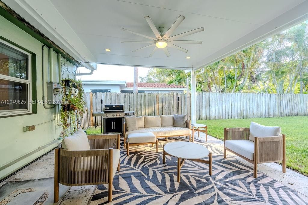 For Rent: $2,500 (3 beds, 1 baths, 1131 Square Feet)