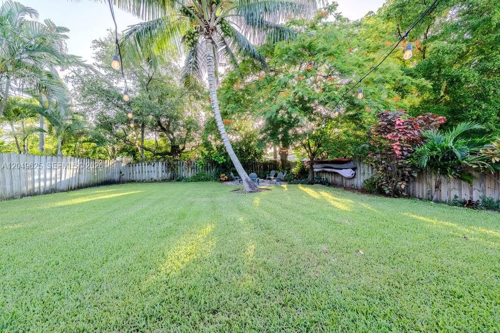 For Rent: $2,500 (3 beds, 1 baths, 1131 Square Feet)