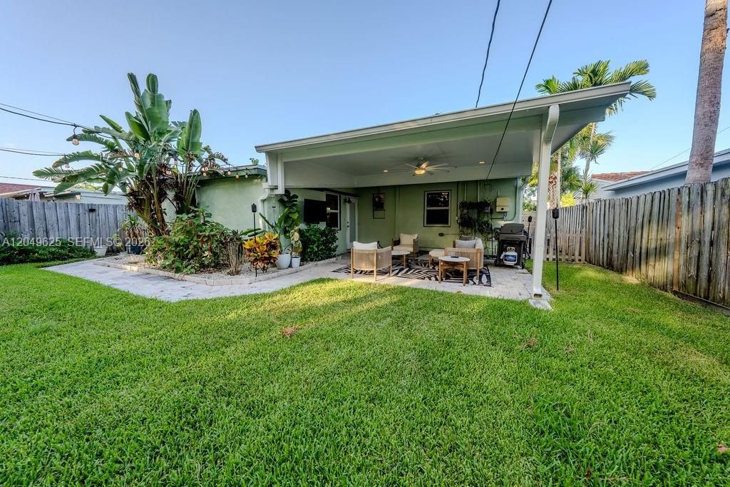 For Rent: $2,500 (3 beds, 1 baths, 1131 Square Feet)