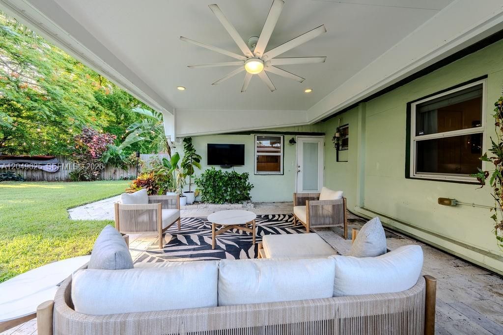 For Rent: $2,500 (3 beds, 1 baths, 1131 Square Feet)