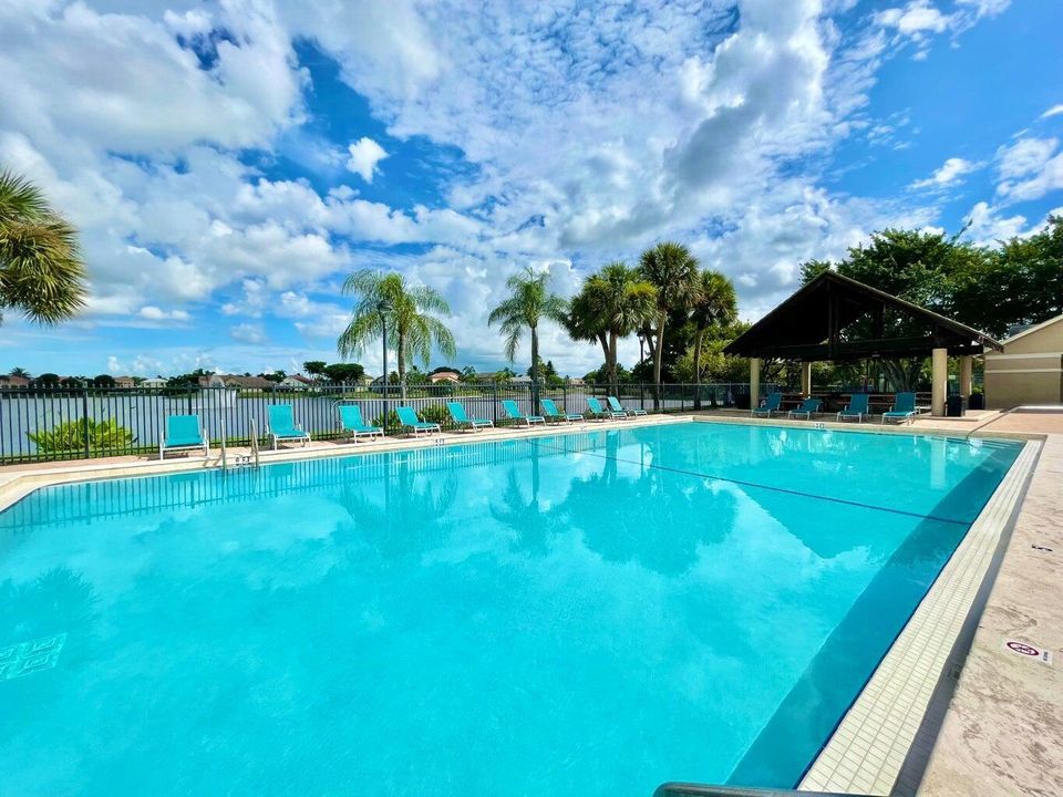 Lakes at Boca Community Pool