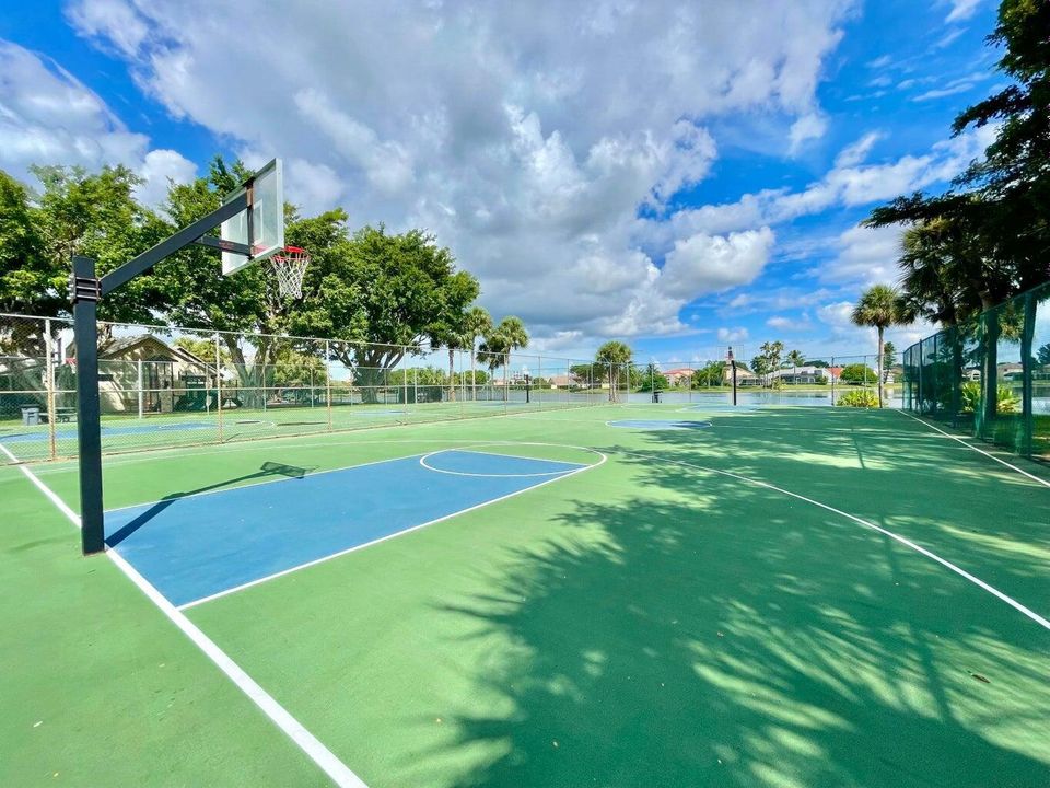 Lakes at Boca Basketball