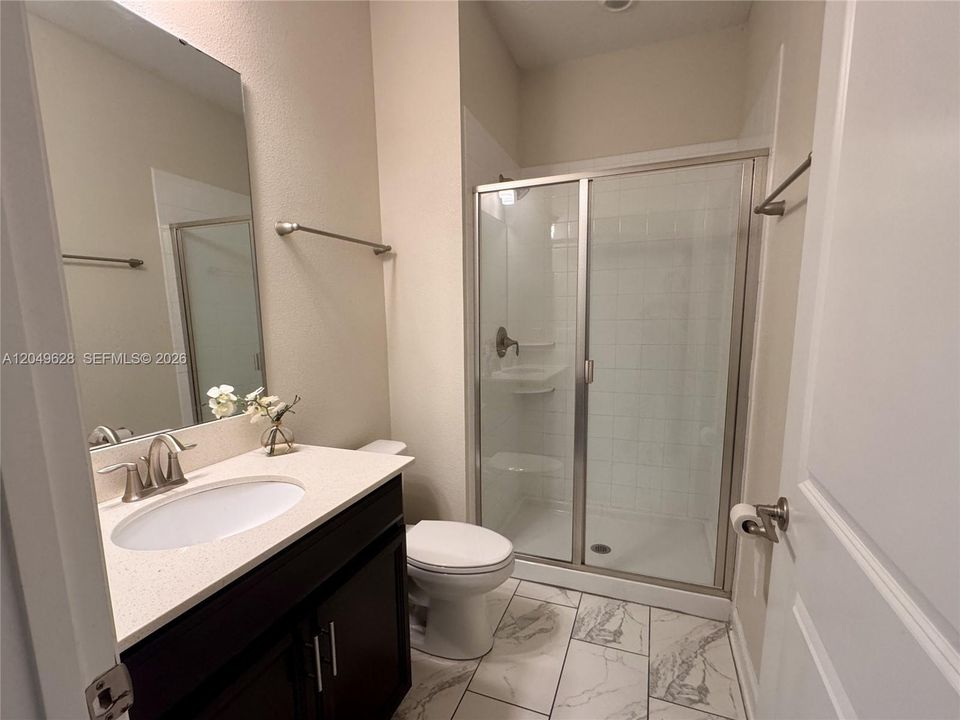 En Venta: $420,000 (4 camas, 3 baños, 1902 Pies cuadrados)