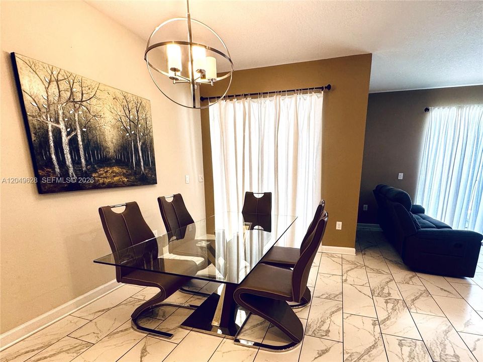 En Venta: $420,000 (4 camas, 3 baños, 1902 Pies cuadrados)