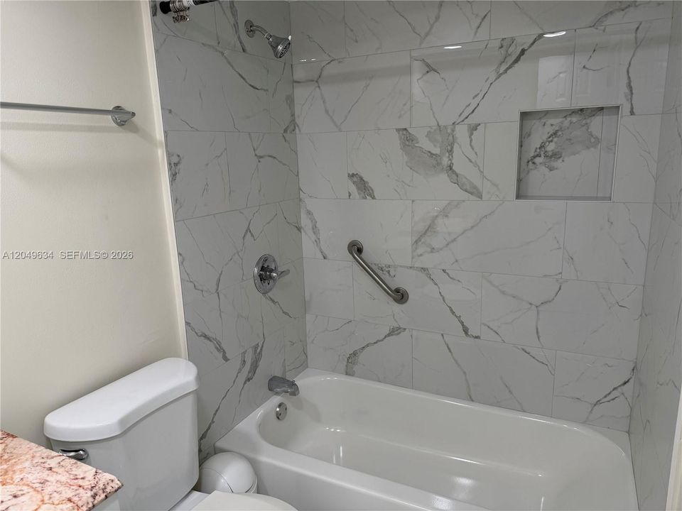 For Rent: $1,699 (2 beds, 2 baths, 850 Square Feet)