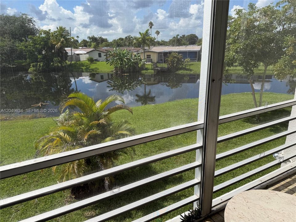 For Rent: $1,699 (2 beds, 2 baths, 850 Square Feet)