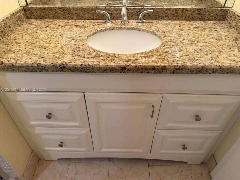 For Rent: $1,699 (2 beds, 2 baths, 850 Square Feet)