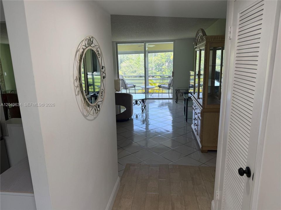 For Rent: $1,699 (2 beds, 2 baths, 850 Square Feet)