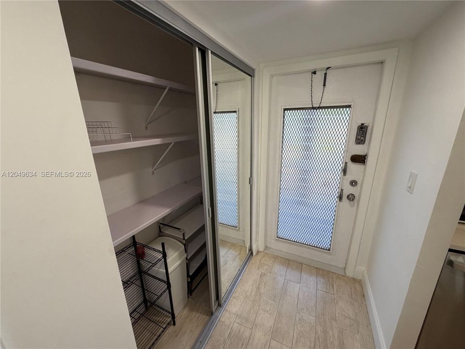 For Rent: $1,699 (2 beds, 2 baths, 850 Square Feet)
