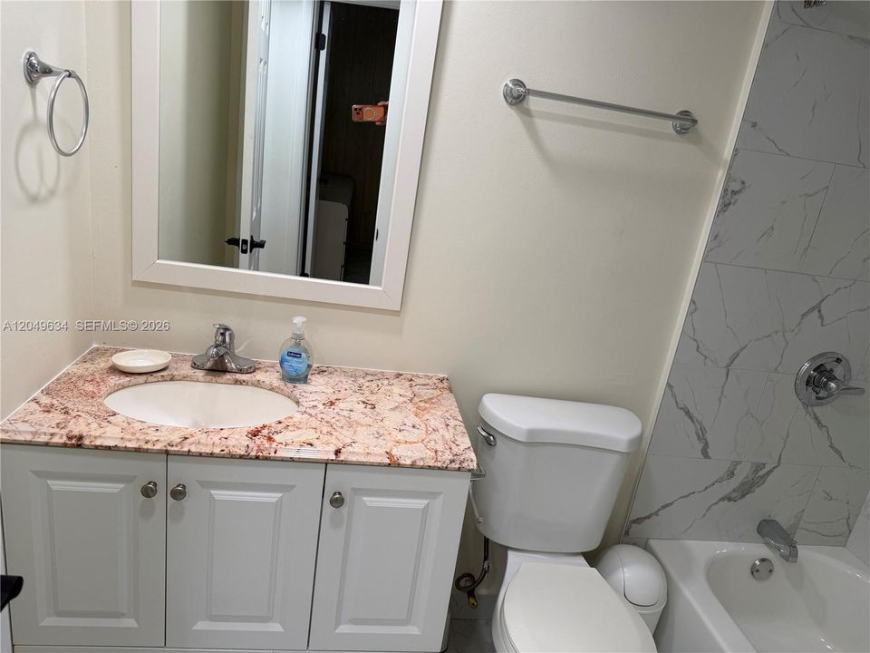 For Rent: $1,699 (2 beds, 2 baths, 850 Square Feet)
