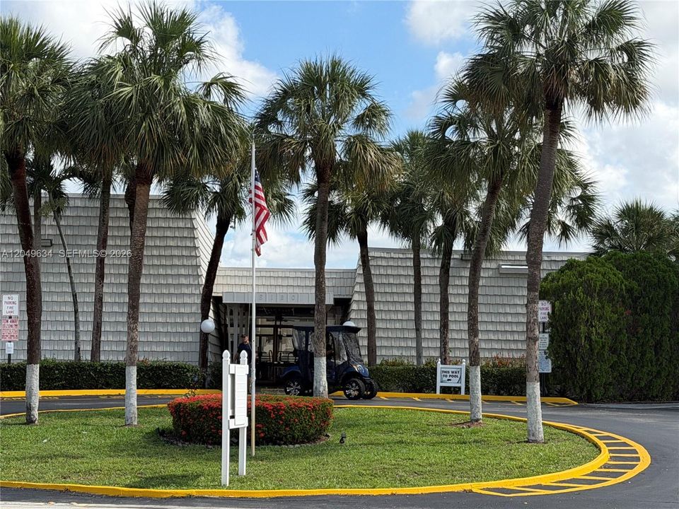 For Rent: $1,699 (2 beds, 2 baths, 850 Square Feet)