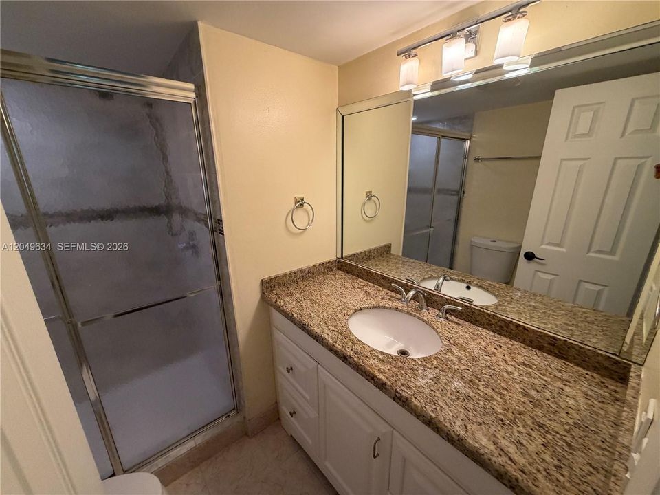 For Rent: $1,699 (2 beds, 2 baths, 850 Square Feet)