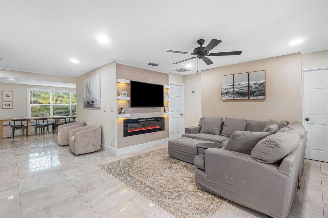012-711LaurelDrive-WestPalmBeach-FL-3340