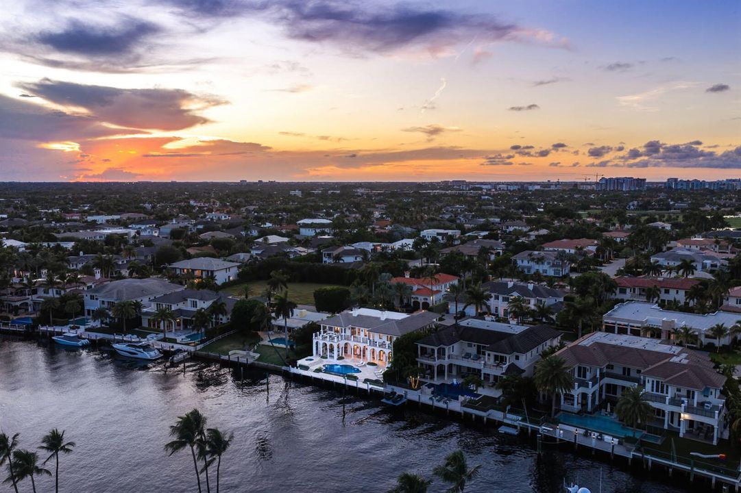 450_South_Maya_Palm_Drive_Dusk_03