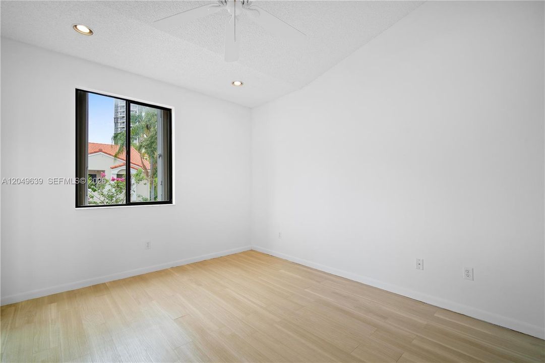 For Rent: $5,300 (3 beds, 3 baths, 1927 Square Feet)