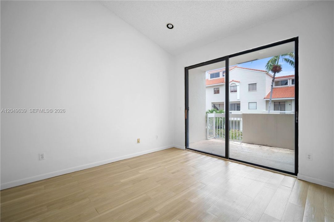 For Rent: $5,300 (3 beds, 3 baths, 1927 Square Feet)