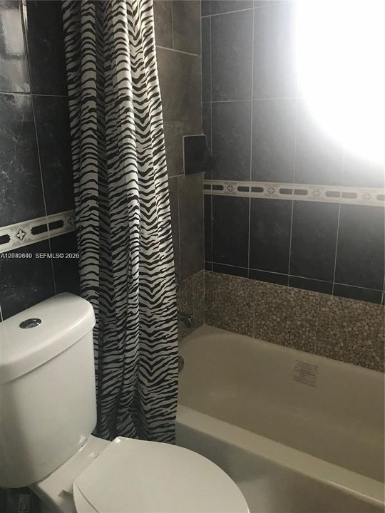 For Rent: $3,000 (3 beds, 2 baths, 1200 Square Feet)