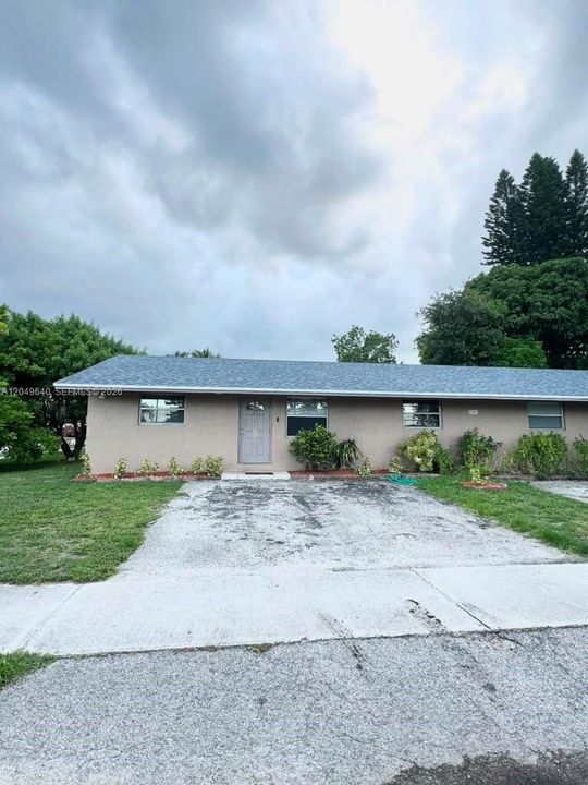 For Rent: $3,000 (3 beds, 2 baths, 1200 Square Feet)