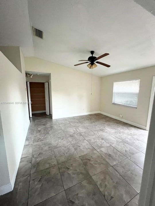 For Rent: $3,000 (3 beds, 2 baths, 1200 Square Feet)