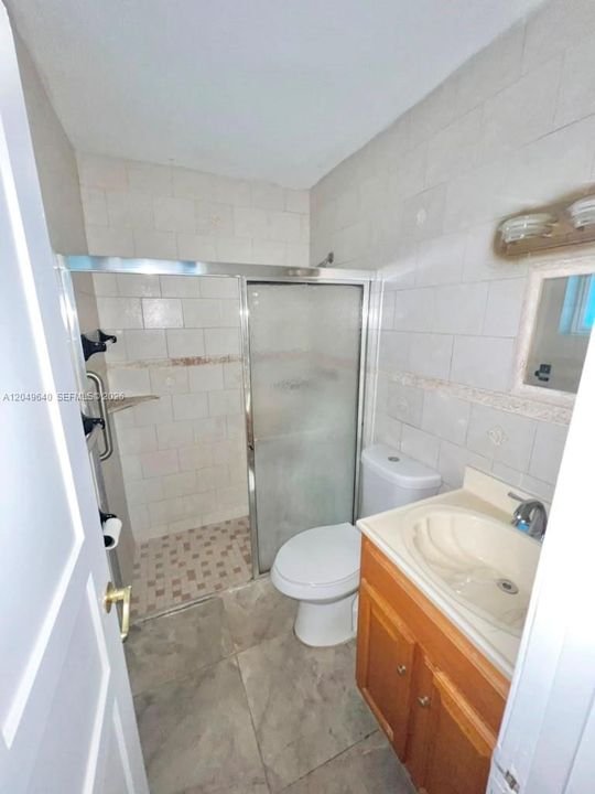 For Rent: $3,000 (3 beds, 2 baths, 1200 Square Feet)