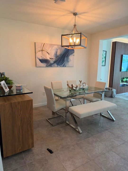 For Rent: $3,650 (4 beds, 2 baths, 1914 Square Feet)