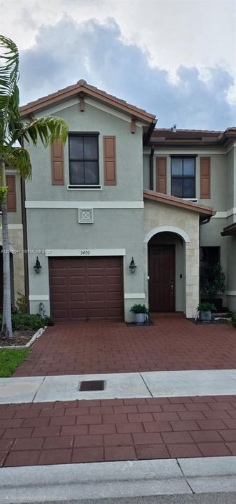 For Rent: $3,650 (4 beds, 2 baths, 1914 Square Feet)