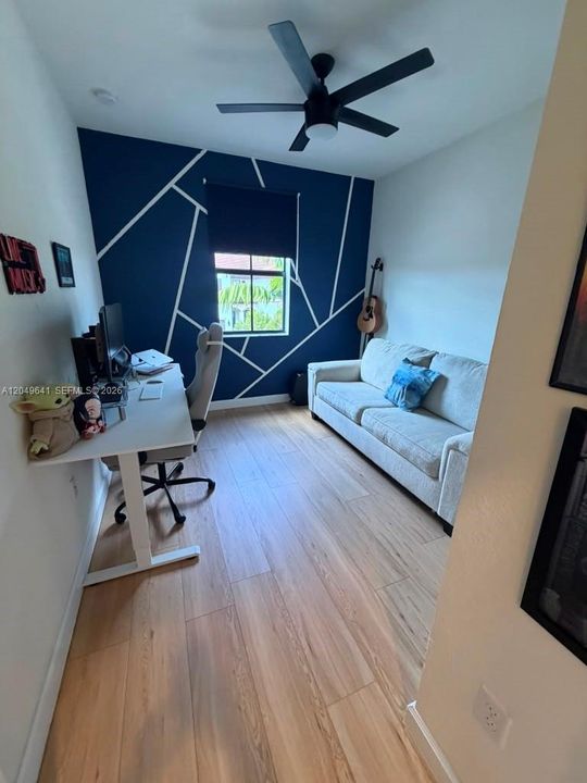 For Rent: $3,650 (4 beds, 2 baths, 1914 Square Feet)