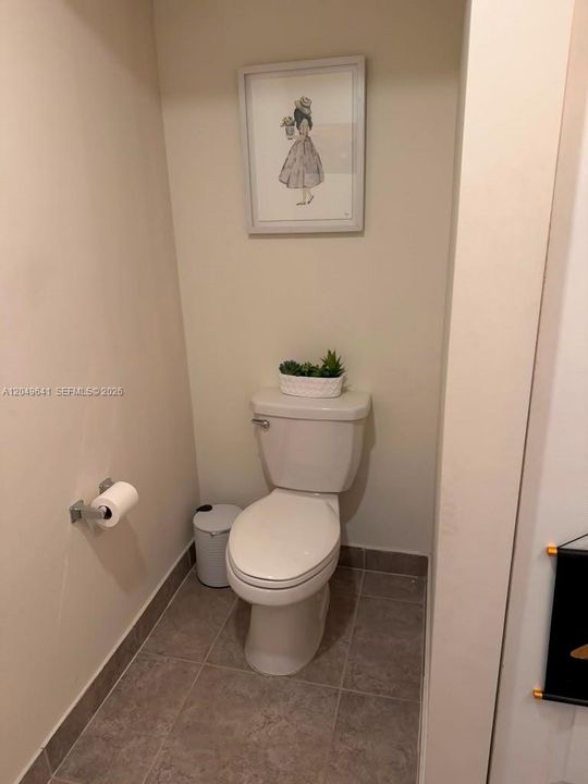 For Rent: $3,650 (4 beds, 2 baths, 1914 Square Feet)