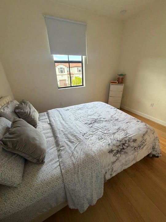 For Rent: $3,650 (4 beds, 2 baths, 1914 Square Feet)