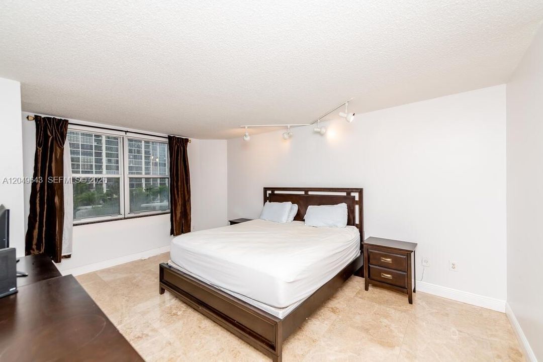 For Sale: $399,000 (3 beds, 2 baths, 1740 Square Feet)