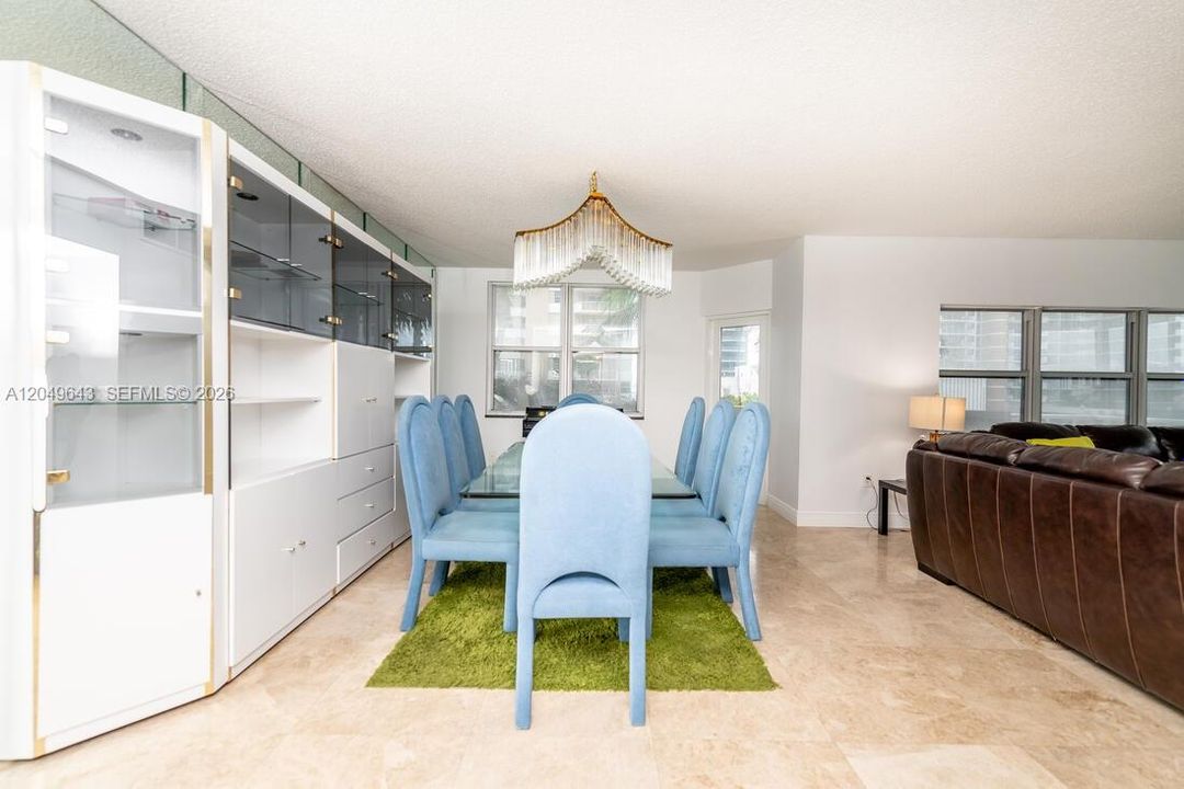 For Sale: $399,000 (3 beds, 2 baths, 1740 Square Feet)