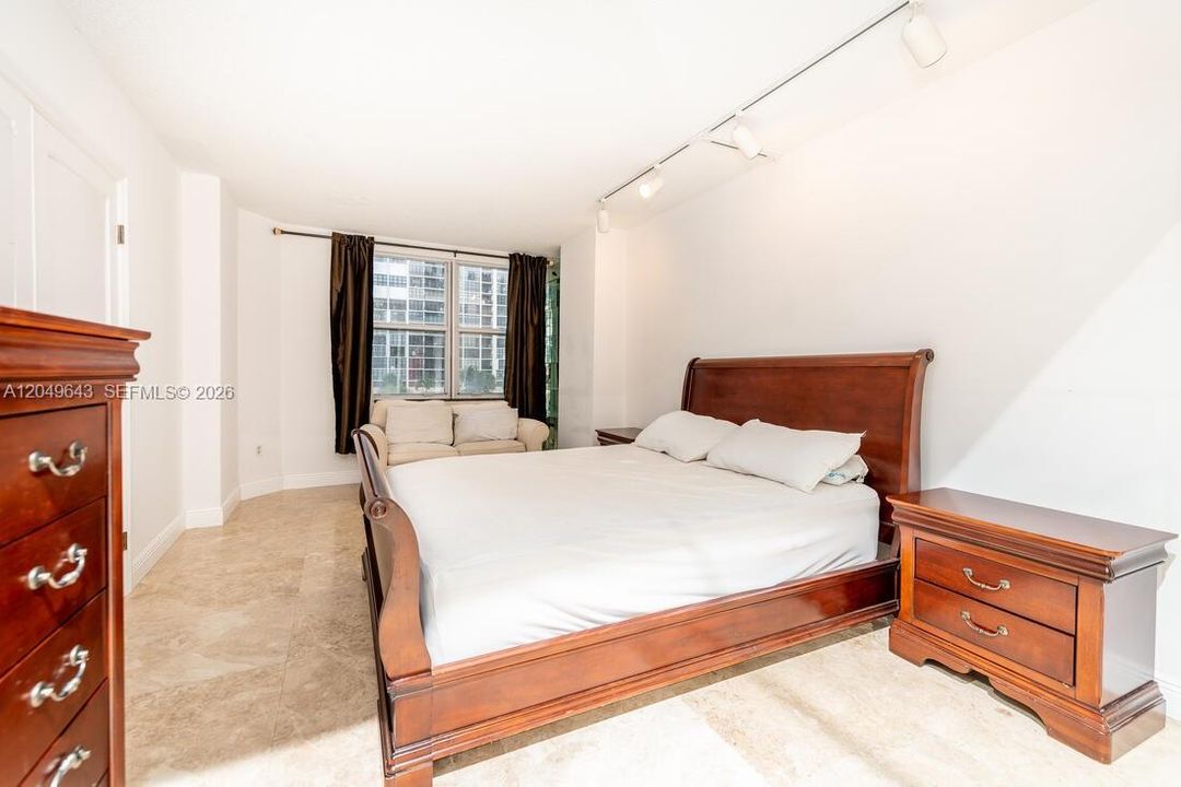 For Sale: $399,000 (3 beds, 2 baths, 1740 Square Feet)