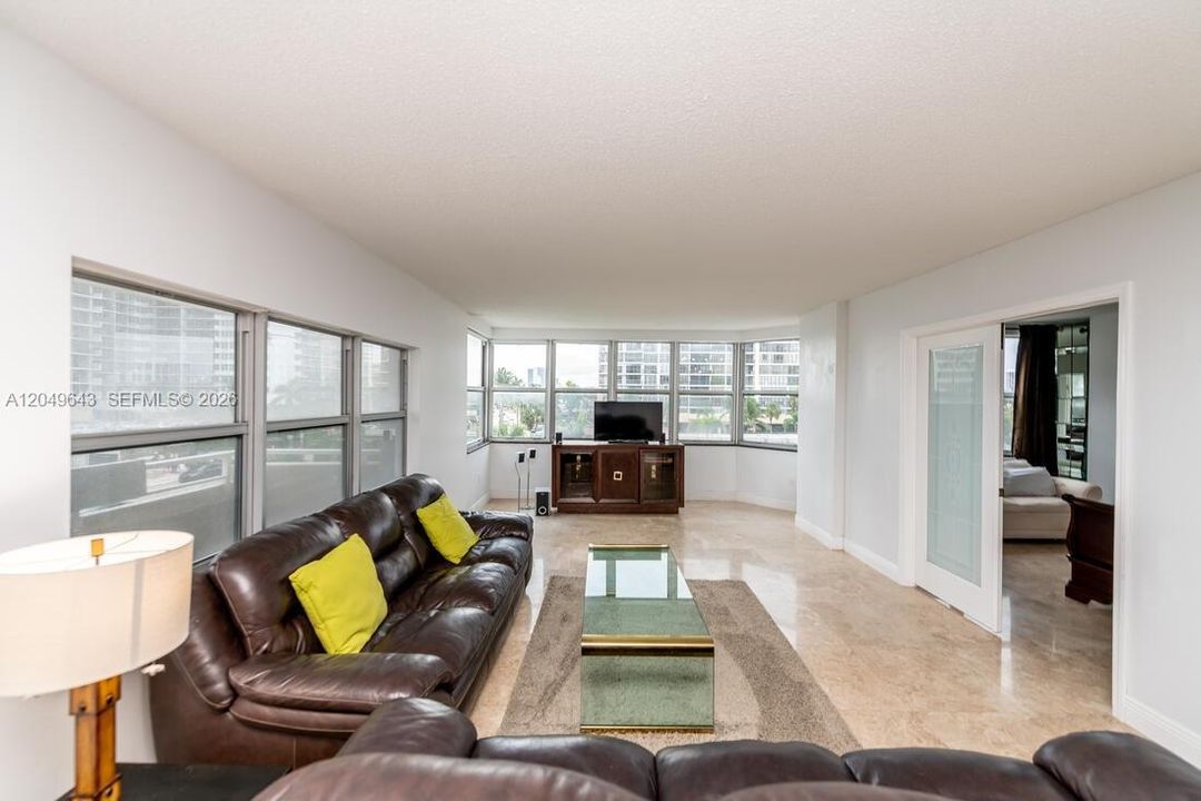 For Sale: $399,000 (3 beds, 2 baths, 1740 Square Feet)