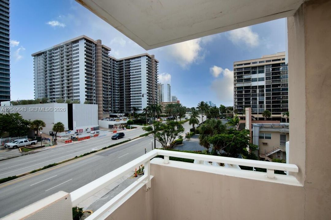 For Sale: $399,000 (3 beds, 2 baths, 1740 Square Feet)
