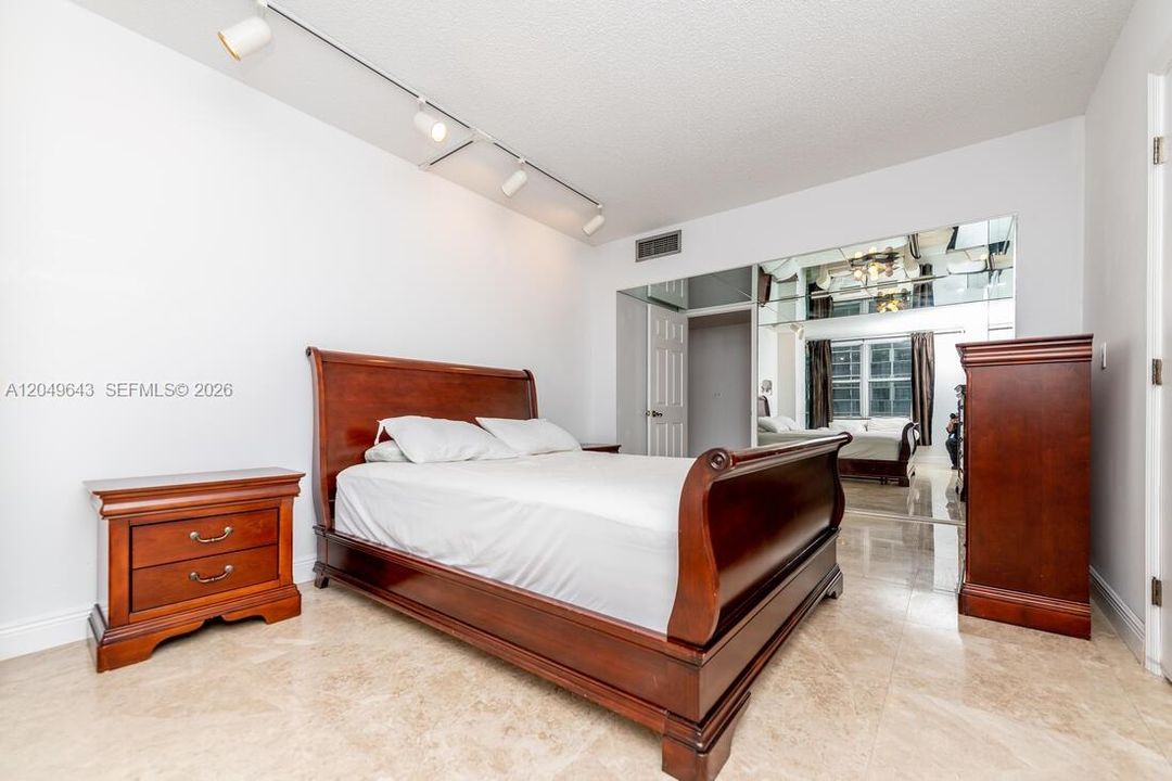 For Sale: $399,000 (3 beds, 2 baths, 1740 Square Feet)