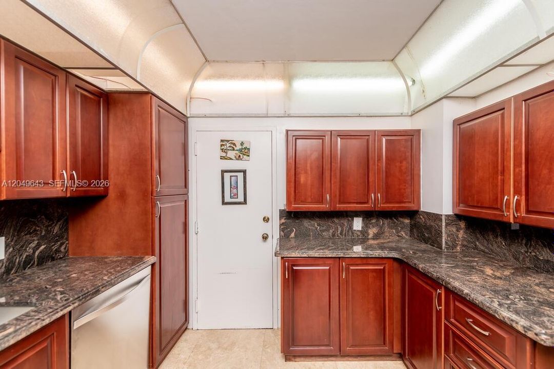 For Sale: $399,000 (3 beds, 2 baths, 1740 Square Feet)