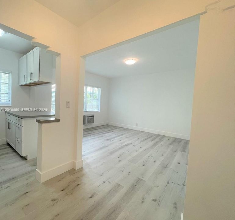 Active With Contract: $1,700 (0 beds, 1 baths, 438 Square Feet)