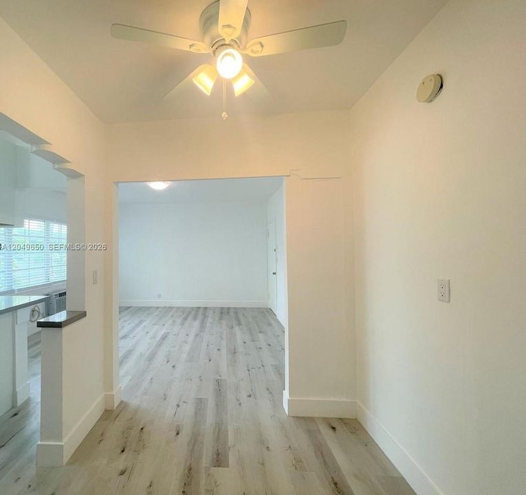 Active With Contract: $1,700 (0 beds, 1 baths, 438 Square Feet)