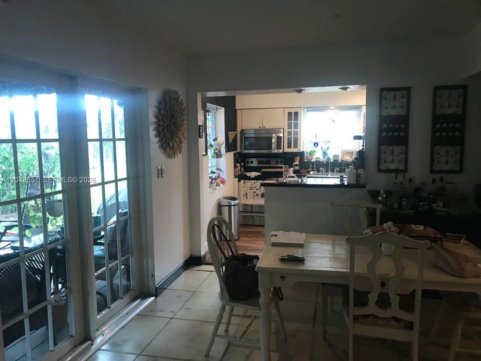 For Rent: $4,000 (2 beds, 2 baths, 1166 Square Feet)