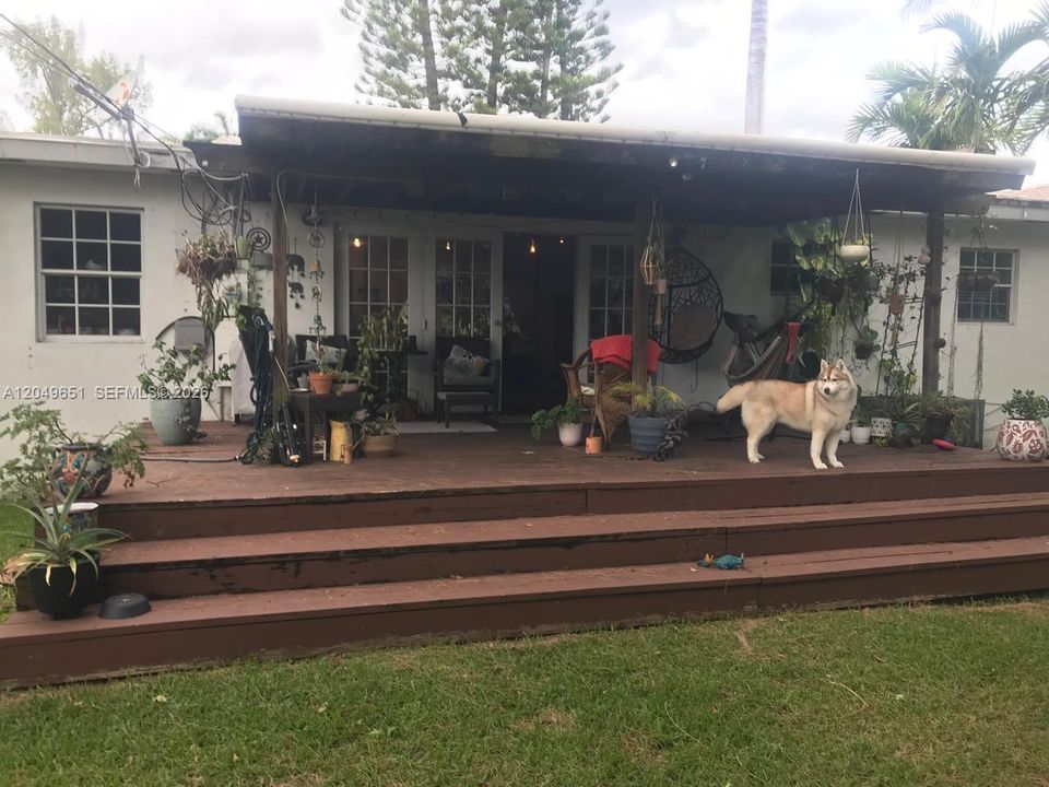 For Rent: $4,000 (2 beds, 2 baths, 1166 Square Feet)
