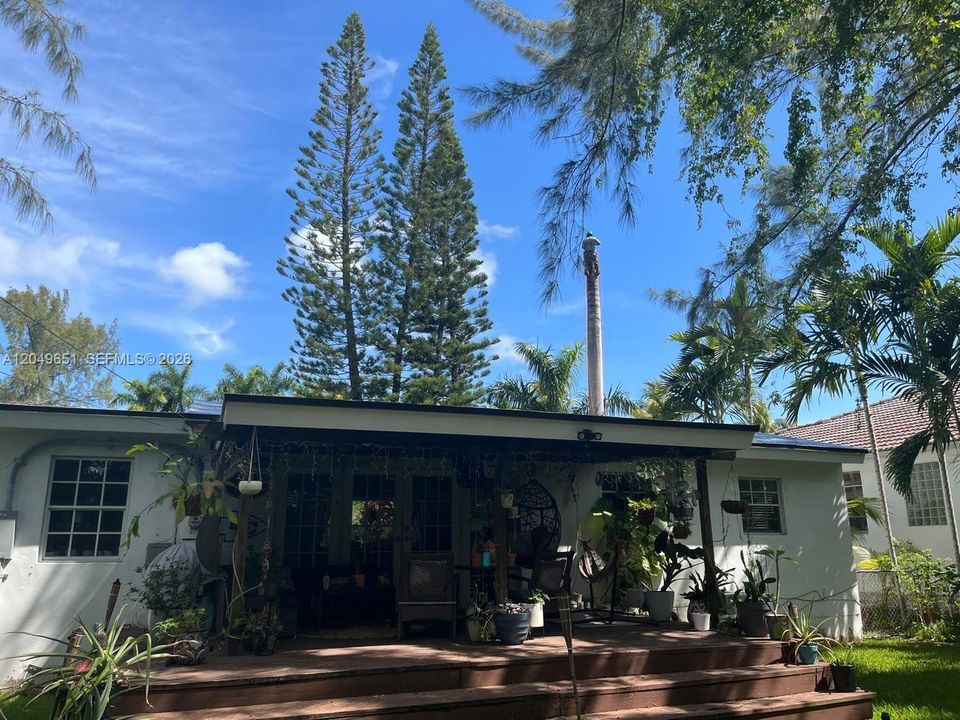 For Rent: $4,000 (2 beds, 2 baths, 1166 Square Feet)