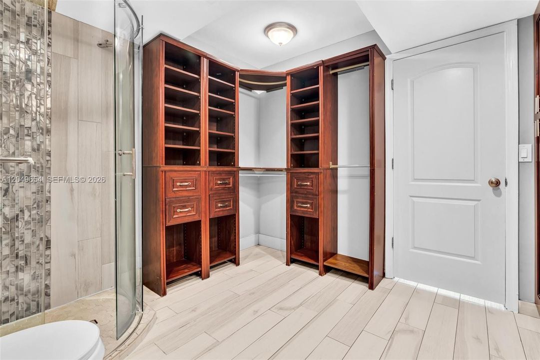 Под контрактом: $1,995 (1 спален, 1 ванн, 844 Квадратных фут)