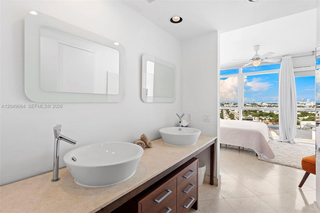 For Rent: $6,250 (1 beds, 1 baths, 851 Square Feet)