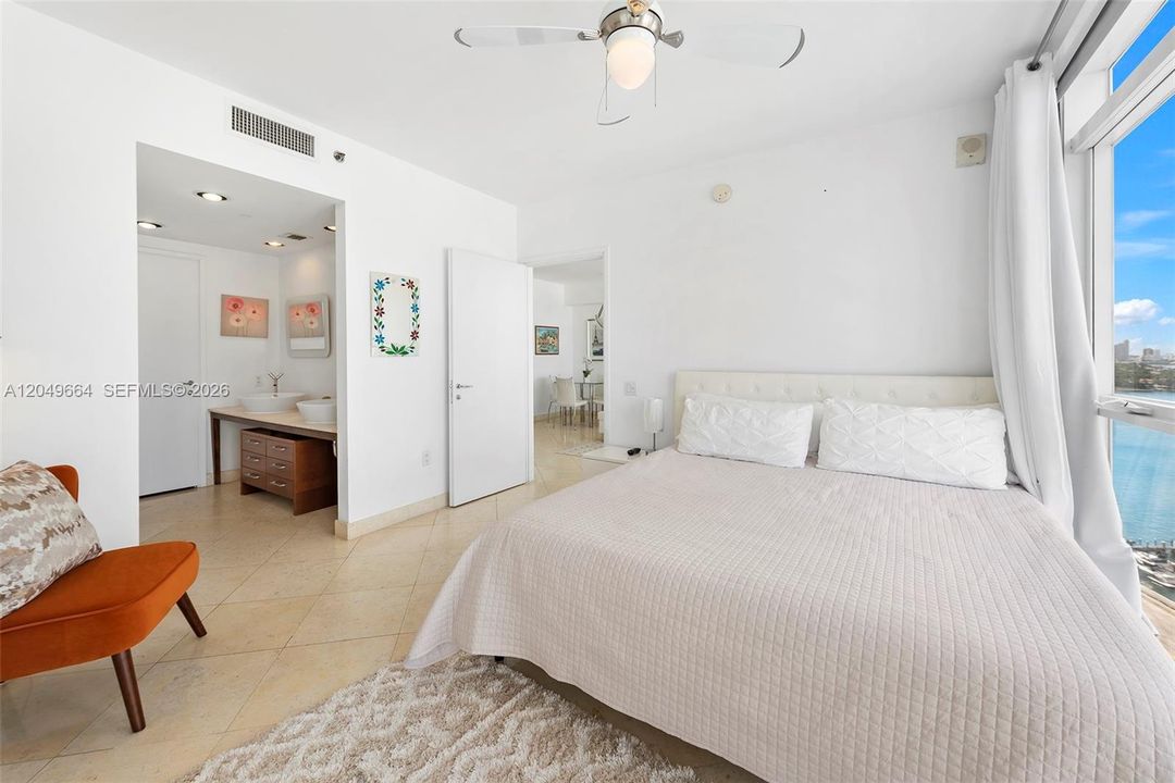 For Rent: $6,250 (1 beds, 1 baths, 851 Square Feet)
