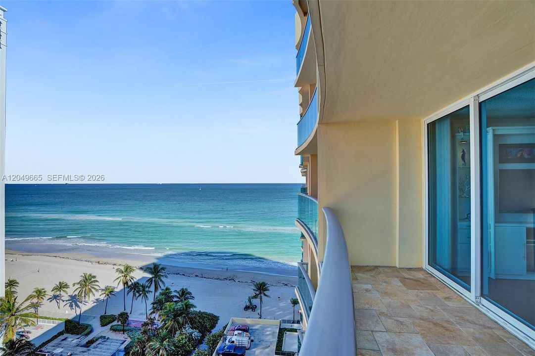 For Rent: $2,300 (0 beds, 1 baths, 482 Square Feet)