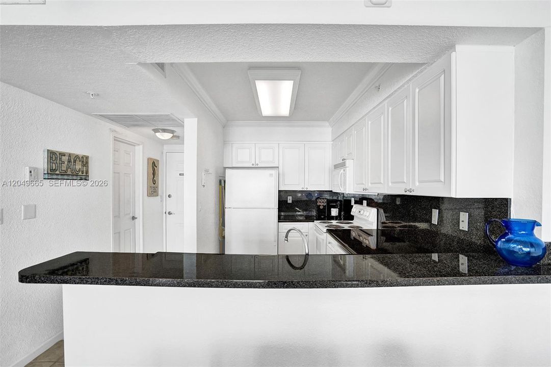 For Rent: $2,300 (0 beds, 1 baths, 482 Square Feet)